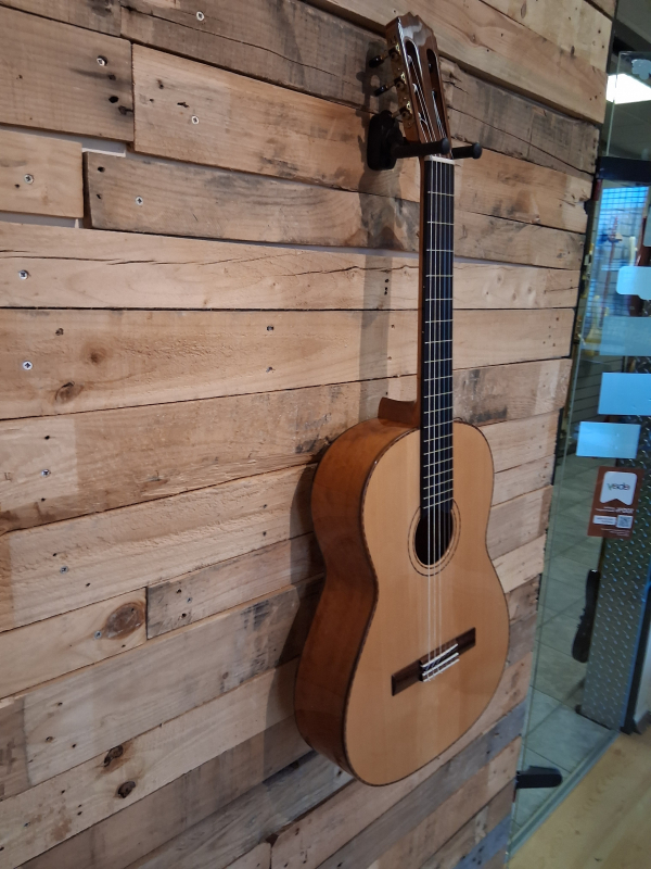 Tiepolo Modell SC, Fichte / Kirsche vollmassiv, Demomodell, made in the EU